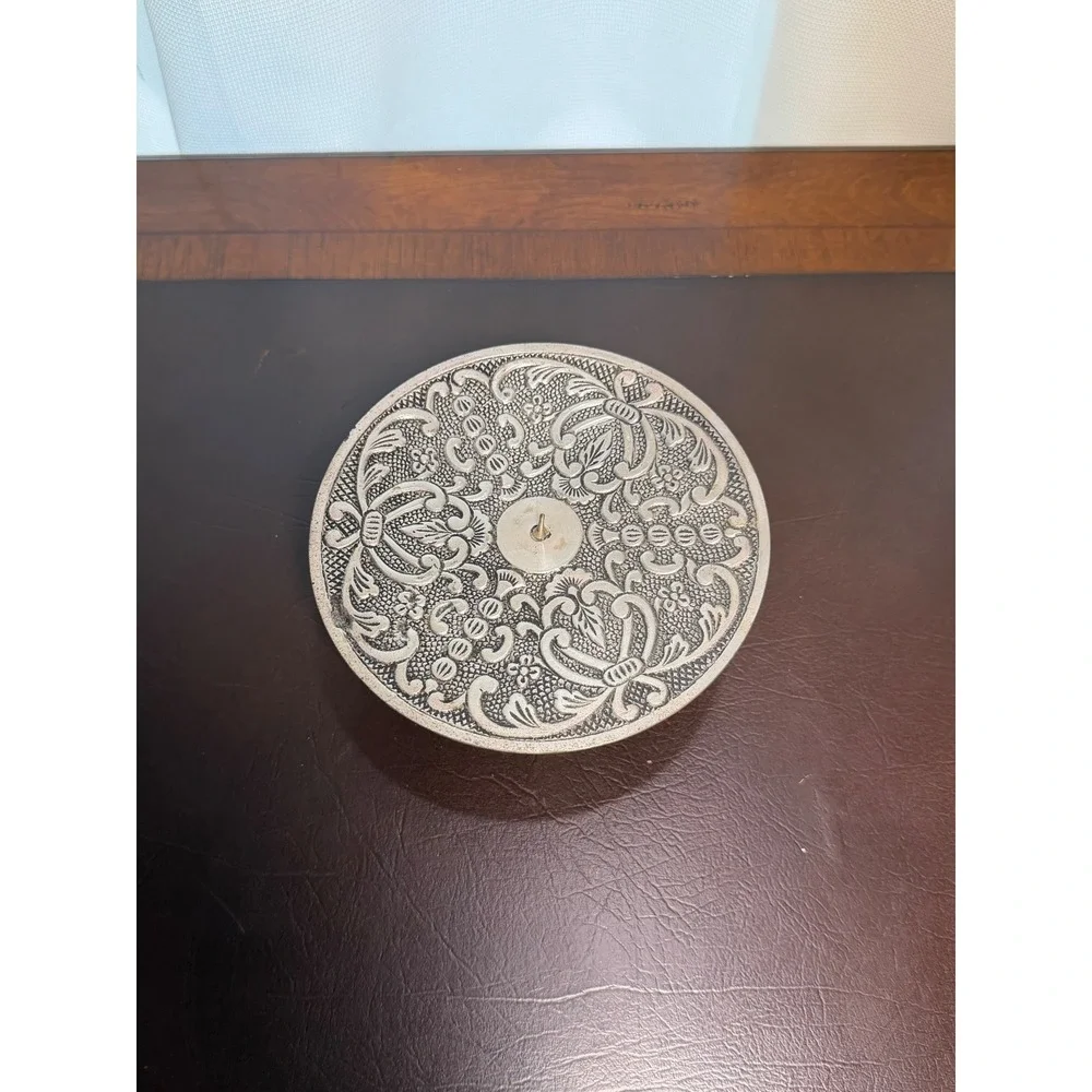 N/A ornate silver